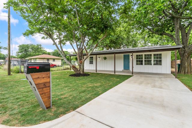 407 Johnson Street, Mcgregor, TX 76657