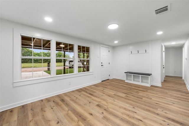 407 Johnson Street, Mcgregor, TX 76657