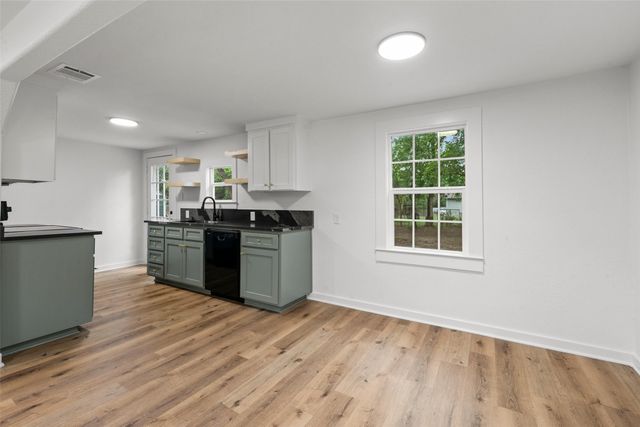 407 Johnson Street, Mcgregor, TX 76657