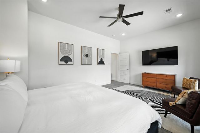 1338 E Kiest Boulevard, Dallas, TX 75216