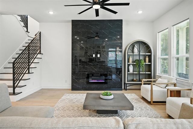 1338 E Kiest Boulevard, Dallas, TX 75216
