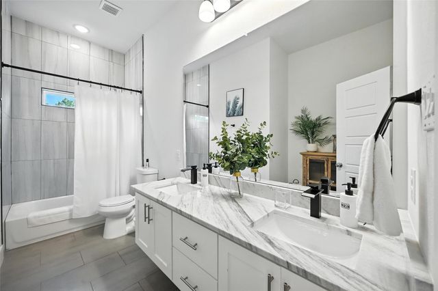 1338 E Kiest Boulevard, Dallas, TX 75216
