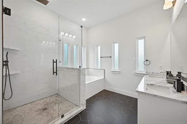 1338 E Kiest Boulevard, Dallas, TX 75216