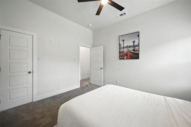 1338 E Kiest Boulevard, Dallas, TX 75216