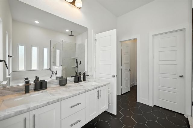 1338 E Kiest Boulevard, Dallas, TX 75216