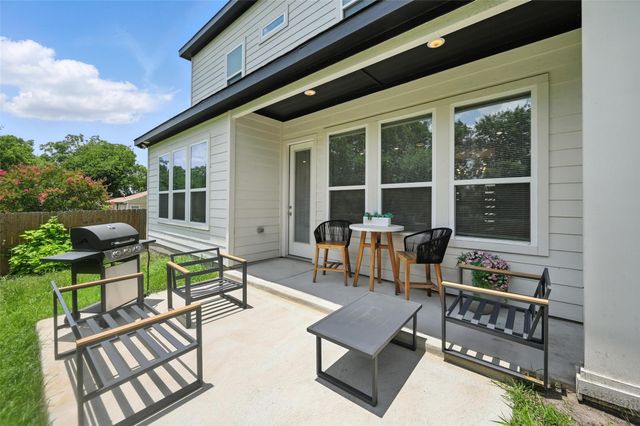 1338 E Kiest Boulevard, Dallas, TX 75216