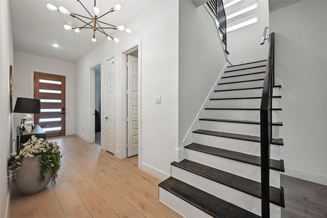 1338 E Kiest Boulevard, Dallas, TX 75216