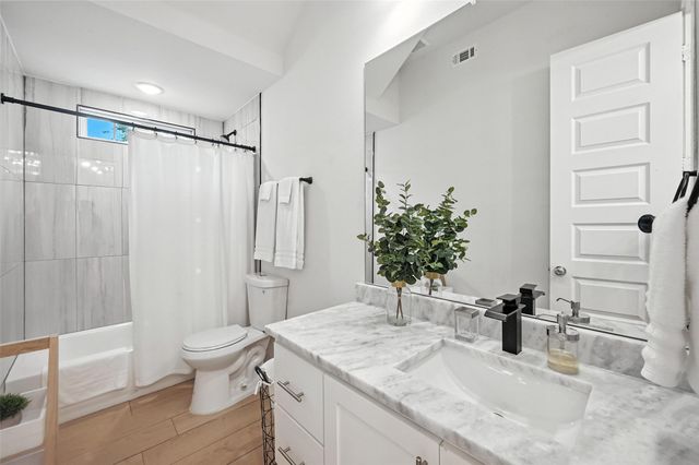 1338 E Kiest Boulevard, Dallas, TX 75216