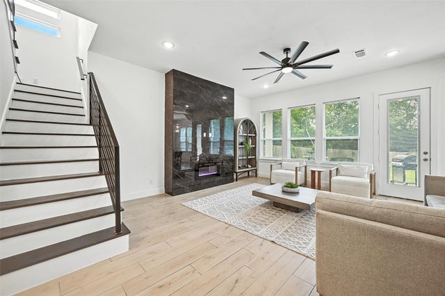 1338 E Kiest Boulevard, Dallas, TX 75216