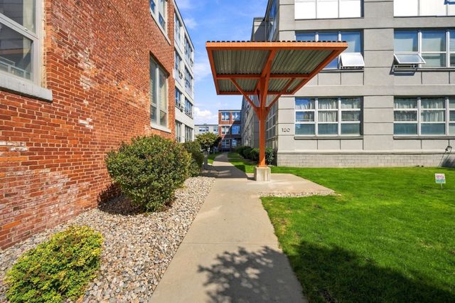 120 Holmes St 318, Quincy, MA 02171