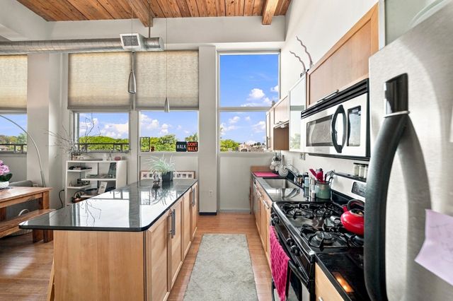 120 Holmes St 318, Quincy, MA 02171