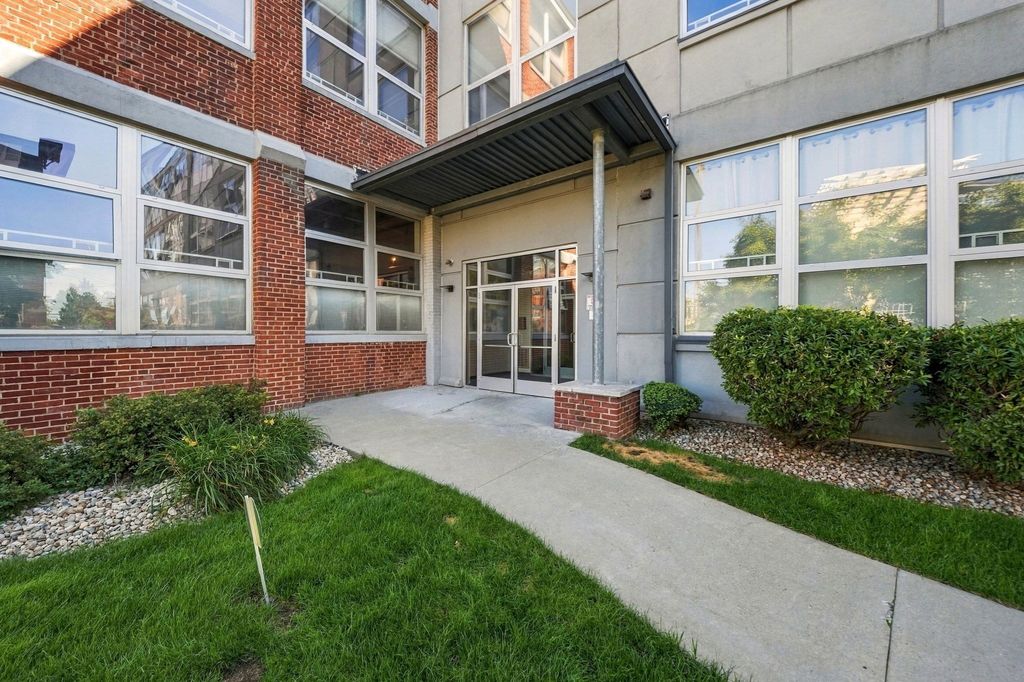 120 Holmes St 318, Quincy, MA 02171