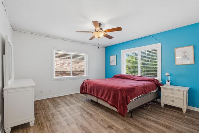 1918 51st Street, Galveston, TX 77551