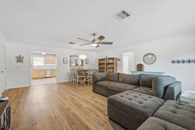 1918 51st Street, Galveston, TX 77551