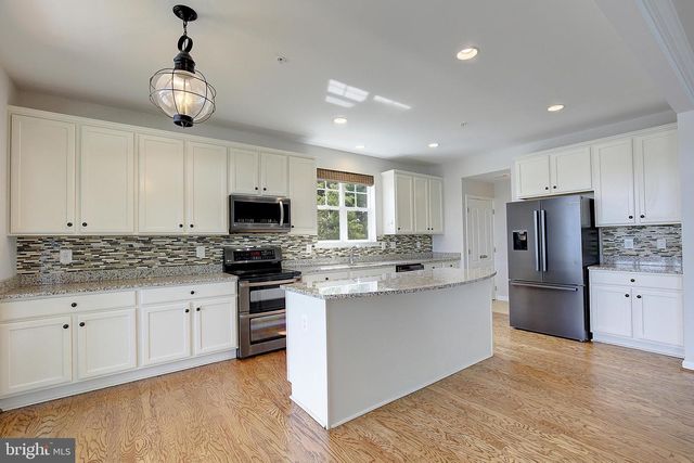 3956 HONEYSUCKLE DR, Edgewater, MD 21037