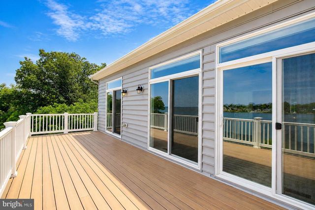 3956 HONEYSUCKLE DR, Edgewater, MD 21037