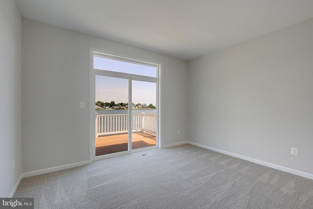 3956 HONEYSUCKLE DR, Edgewater, MD 21037