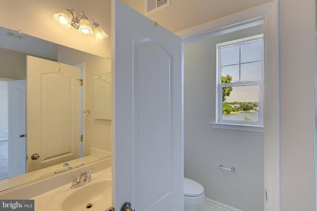 3956 HONEYSUCKLE DR, Edgewater, MD 21037