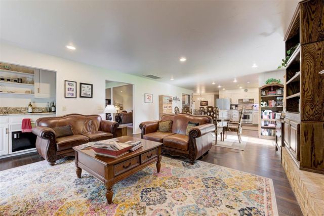 3101 Pine Ridge Road, Oklahoma City, OK 73120
