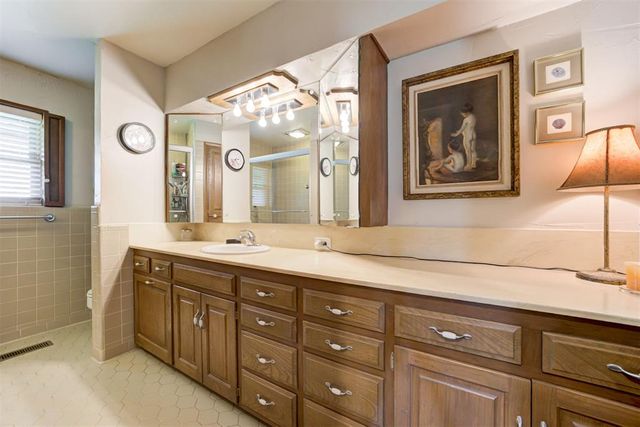 3101 Pine Ridge Road, Oklahoma City, OK 73120