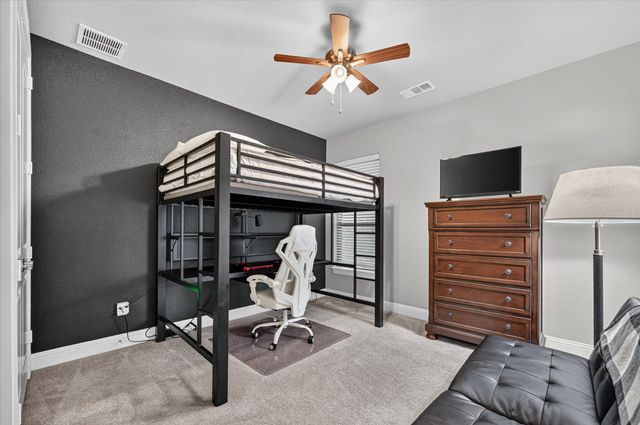 1812 Briscoe Drive, Lantana, TX 76226