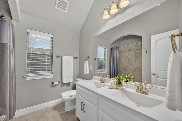 1812 Briscoe Drive, Lantana, TX 76226