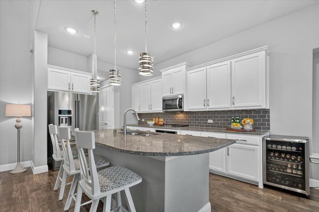 1812 Briscoe Drive, Lantana, TX 76226