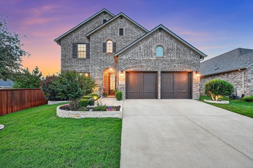 1812 Briscoe Drive, Lantana, TX 76226
