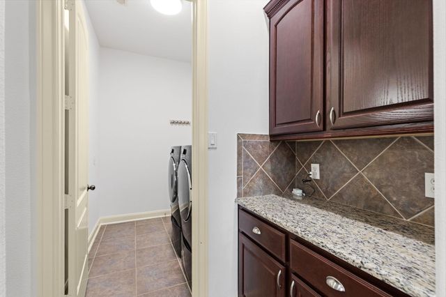 935 Poydras Street, Sugar Land, TX 77498