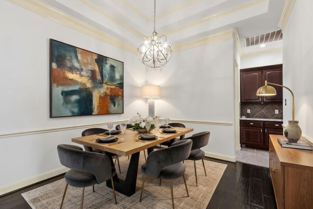 935 Poydras Street, Sugar Land, TX 77498
