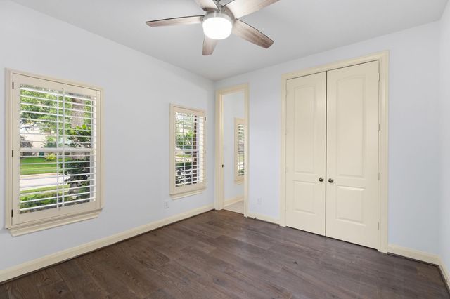 935 Poydras Street, Sugar Land, TX 77498