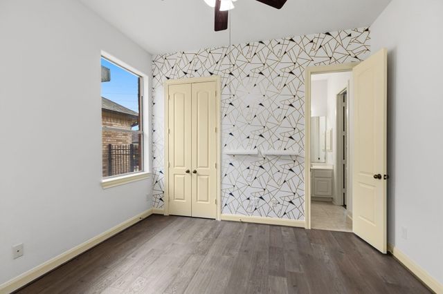 935 Poydras Street, Sugar Land, TX 77498