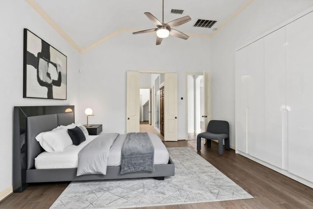 935 Poydras Street, Sugar Land, TX 77498