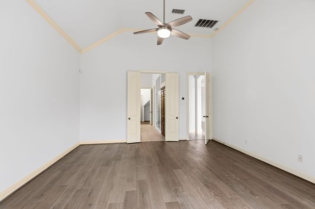 935 Poydras Street, Sugar Land, TX 77498
