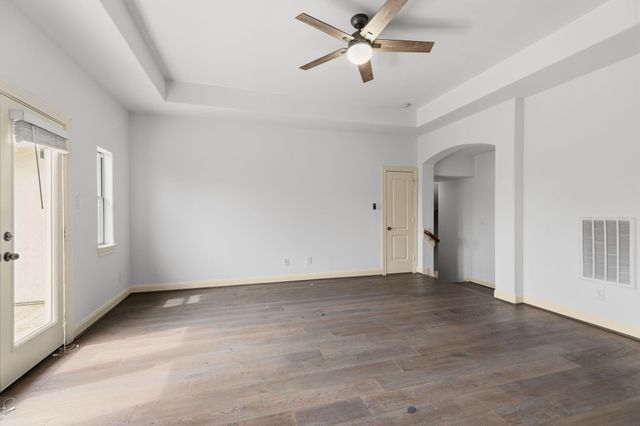 935 Poydras Street, Sugar Land, TX 77498