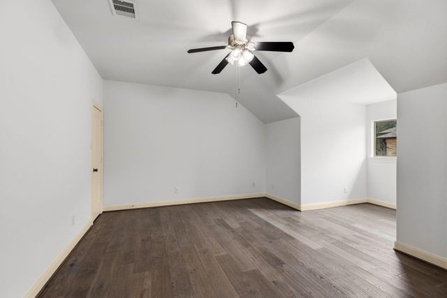 935 Poydras Street, Sugar Land, TX 77498