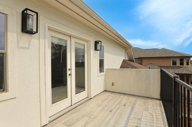 935 Poydras Street, Sugar Land, TX 77498