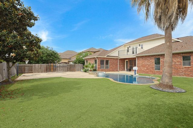 935 Poydras Street, Sugar Land, TX 77498