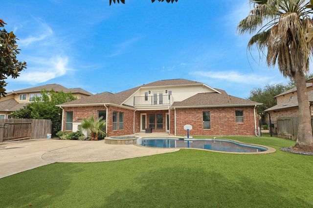 935 Poydras Street, Sugar Land, TX 77498