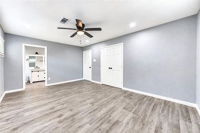 910 Cedar Lane, El Lago, TX 77586
