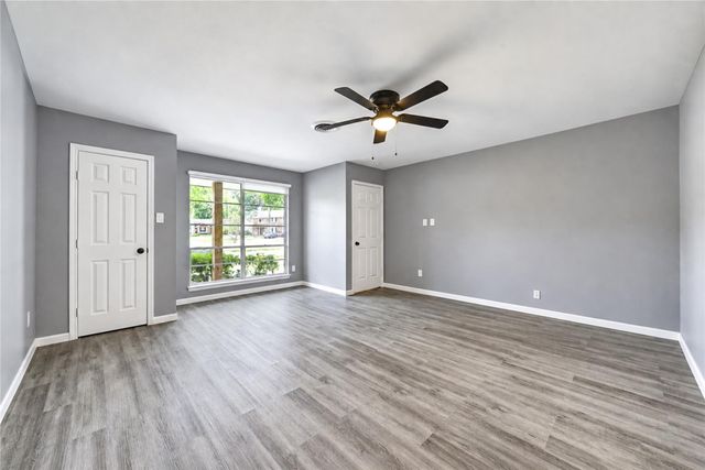 910 Cedar Lane, El Lago, TX 77586