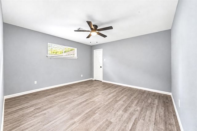910 Cedar Lane, El Lago, TX 77586