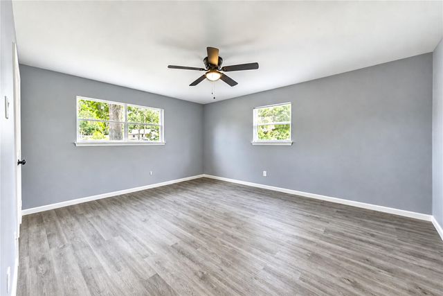 910 Cedar Lane, El Lago, TX 77586