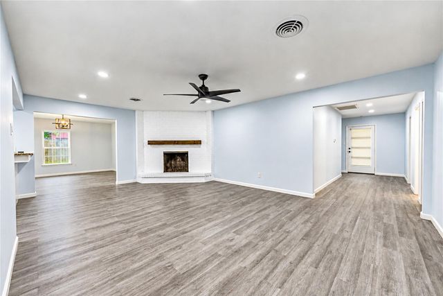 910 Cedar Lane, El Lago, TX 77586
