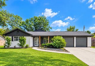 910 Cedar Lane, El Lago, TX 77586