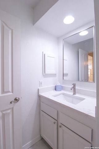 13018 Heimer Rd Apt 210, San Antonio, TX 78216