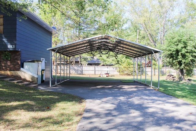 613 Spencer Lane, Willow Springs, MO 65793