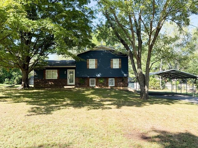 613 Spencer Lane, Willow Springs, MO 65793