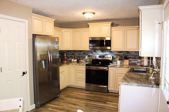 613 Spencer Lane, Willow Springs, MO 65793