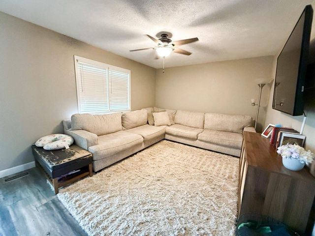 613 Spencer Lane, Willow Springs, MO 65793